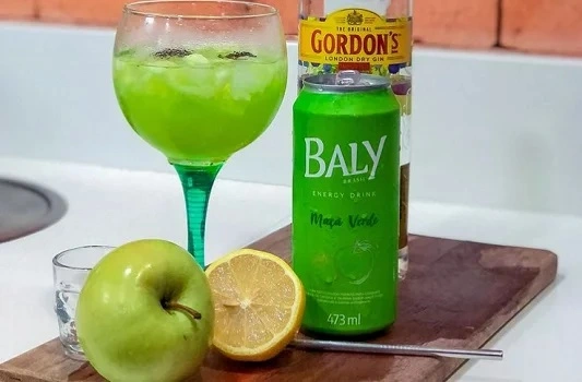Gin Tônica de Maçã Verde